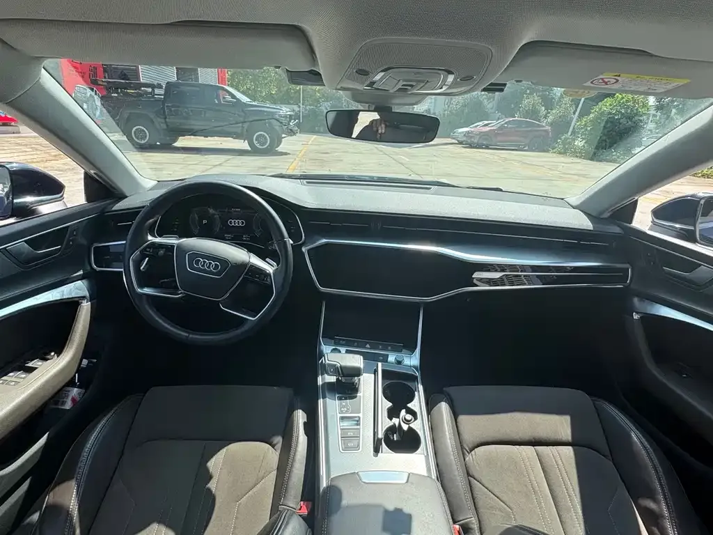 Audi A7L 2022 из CN, фото 6