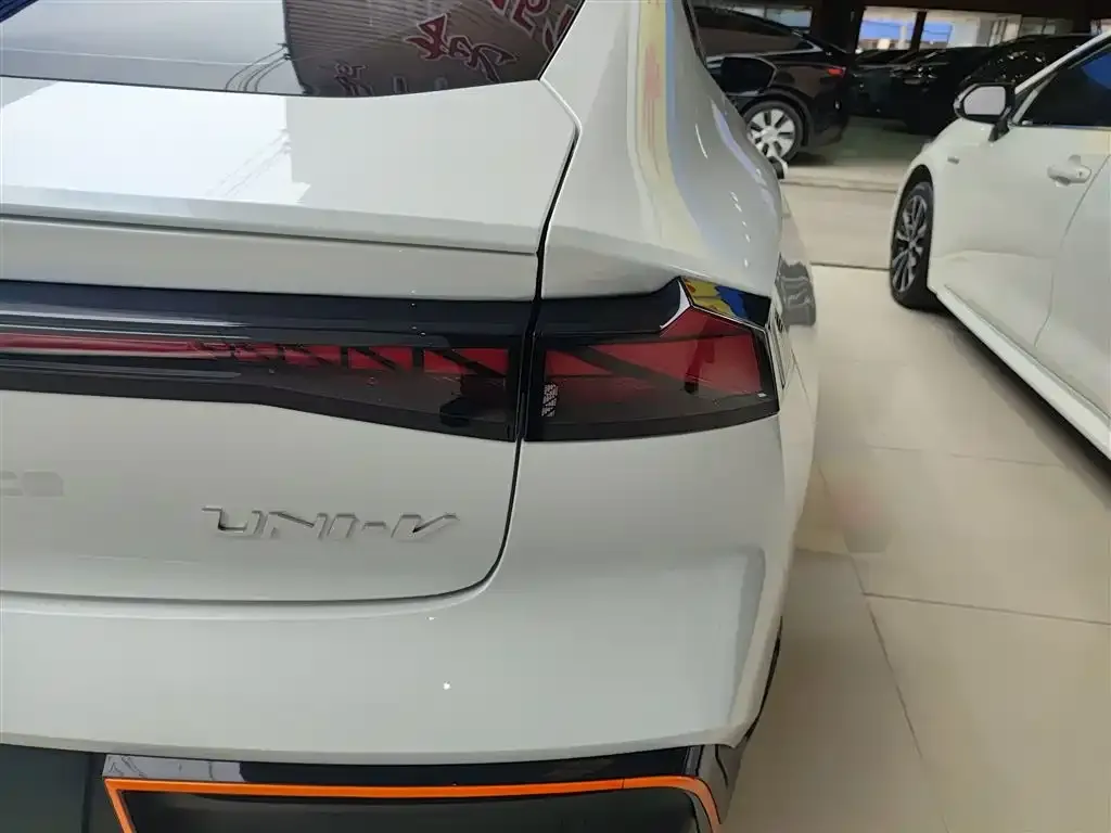 Changan UNI-V 2023 из CN, фото 8