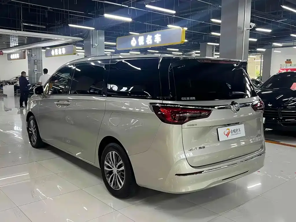 Buick GL8 2021 из CN, фото 9