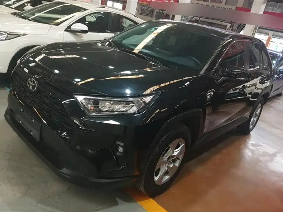 Toyota RAV4 2023 из CN, фото 1
