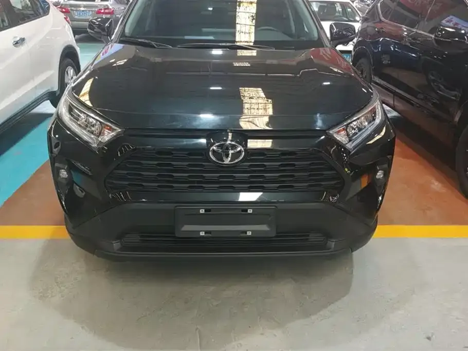 Toyota RAV4 2023 из CN, фото 2