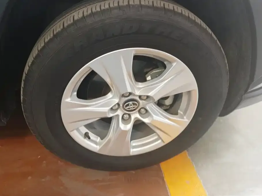Toyota RAV4 2023 из CN, фото 6
