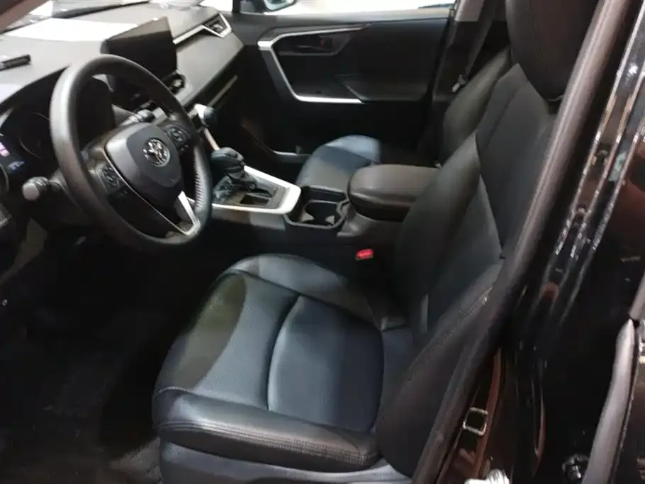 Toyota RAV4 2023 из CN, фото 9