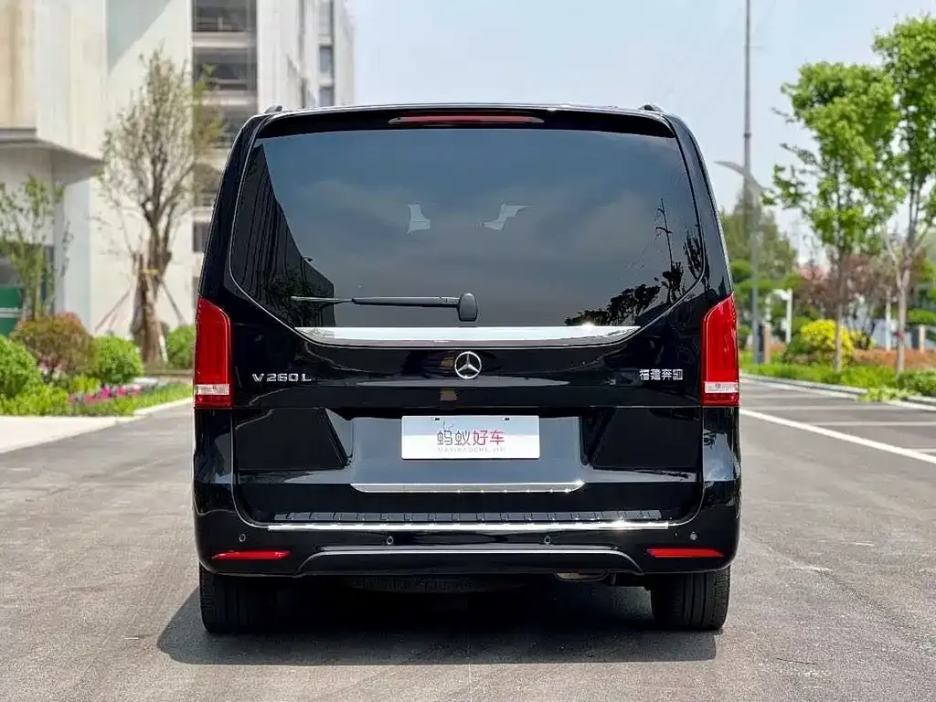 Mercedes-Benz V-Class 2023 из CN, фото 5
