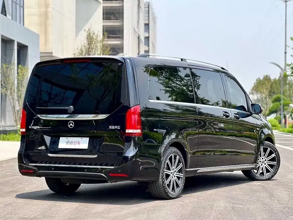 Mercedes-Benz V-Class 2023 из CN, фото 6
