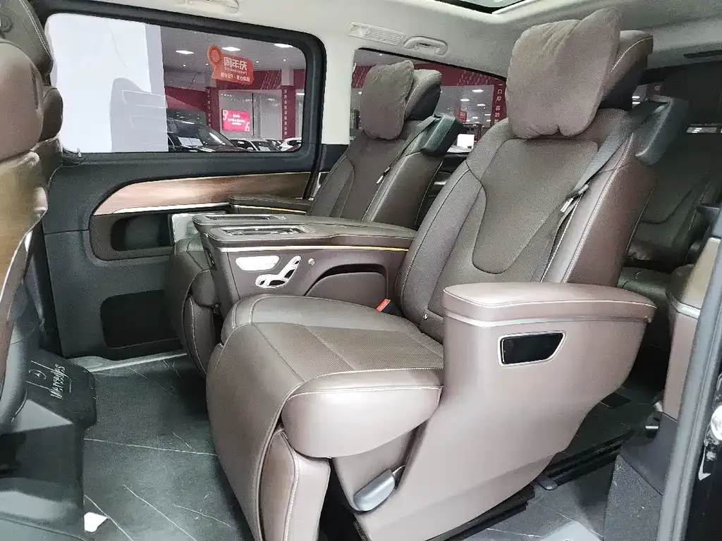 Mercedes-Benz V-Class 2023 из CN, фото 9
