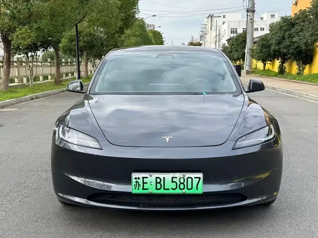 Tesla Model 3 — фото 2