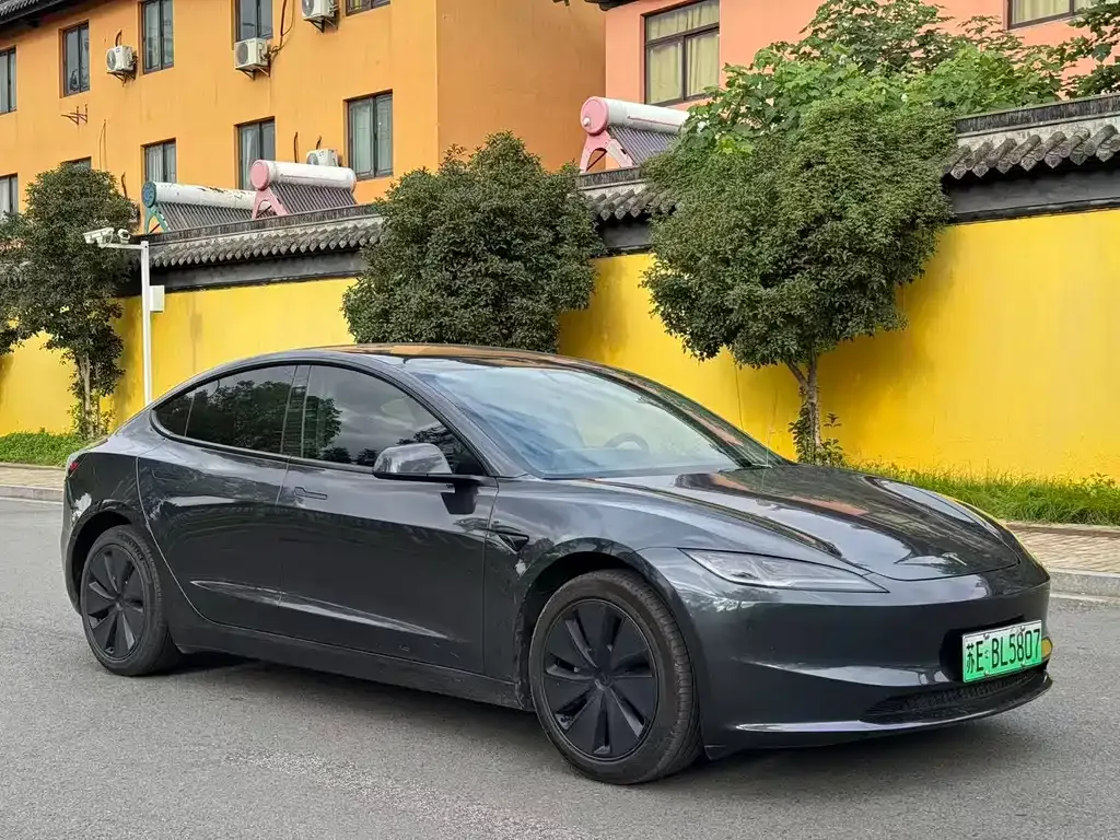 Tesla Model 3 — фото 3