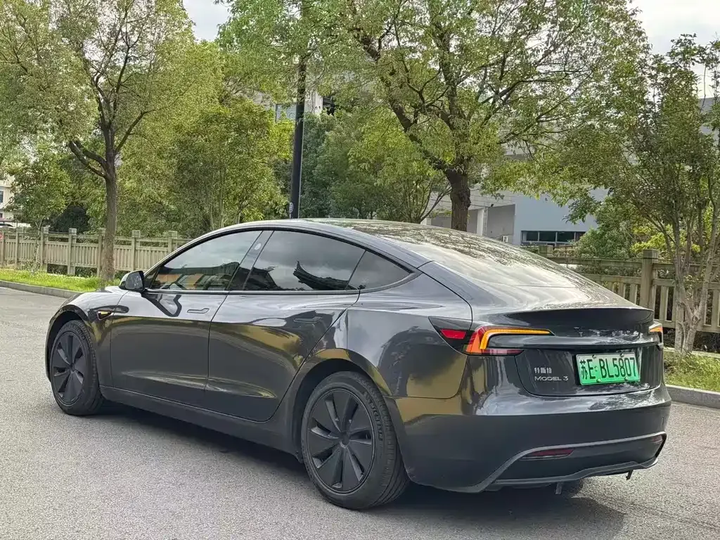 Tesla Model 3 — фото 6