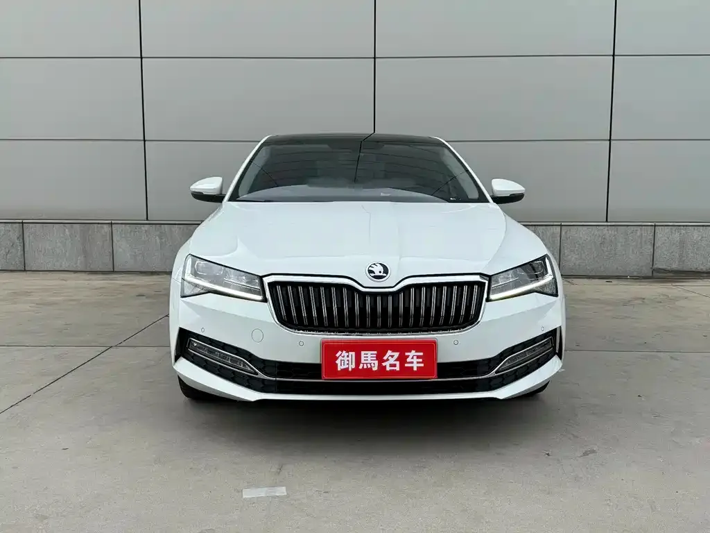 Skoda Superb 2023 из CN, фото 3