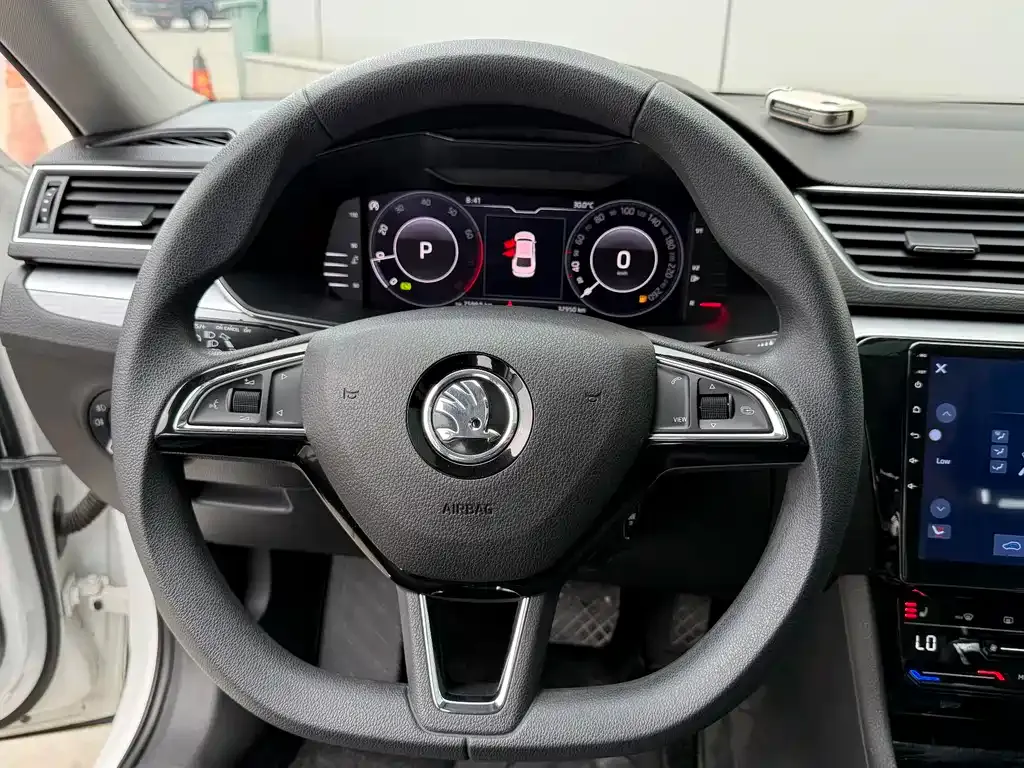 Skoda Superb 2023 из CN, фото 9