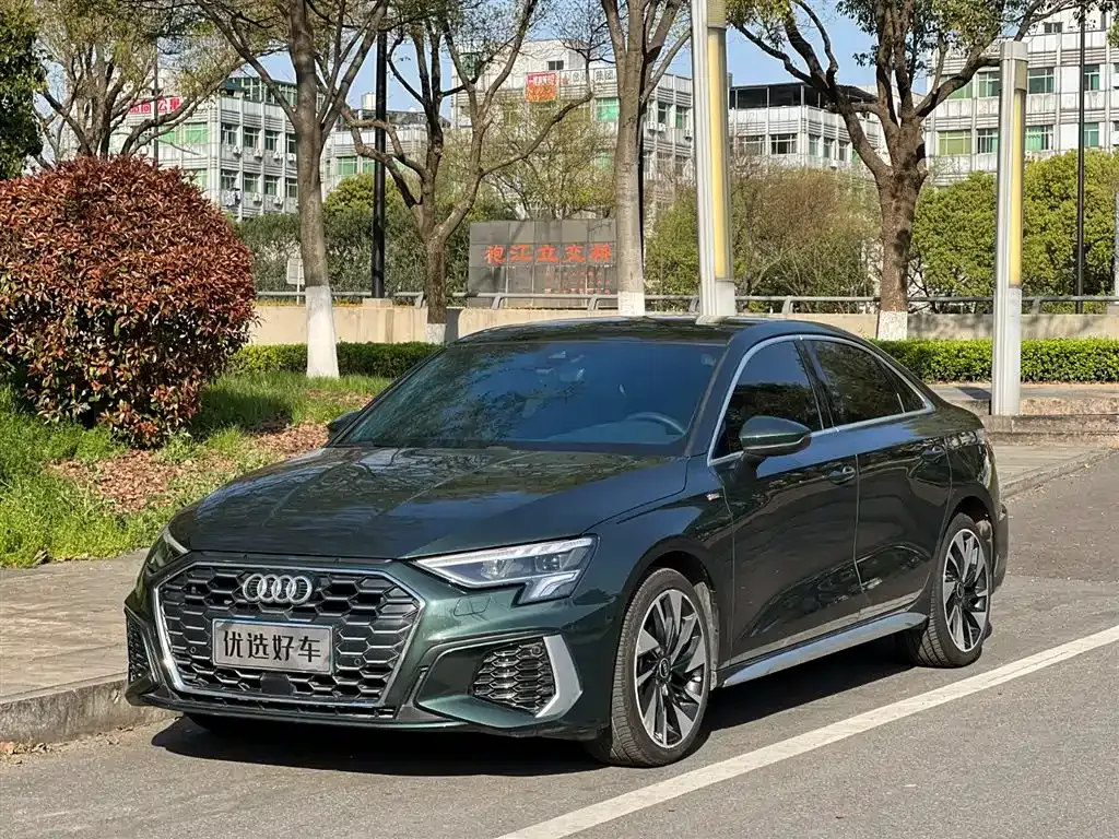 Audi A3 2023 из CN, фото 1