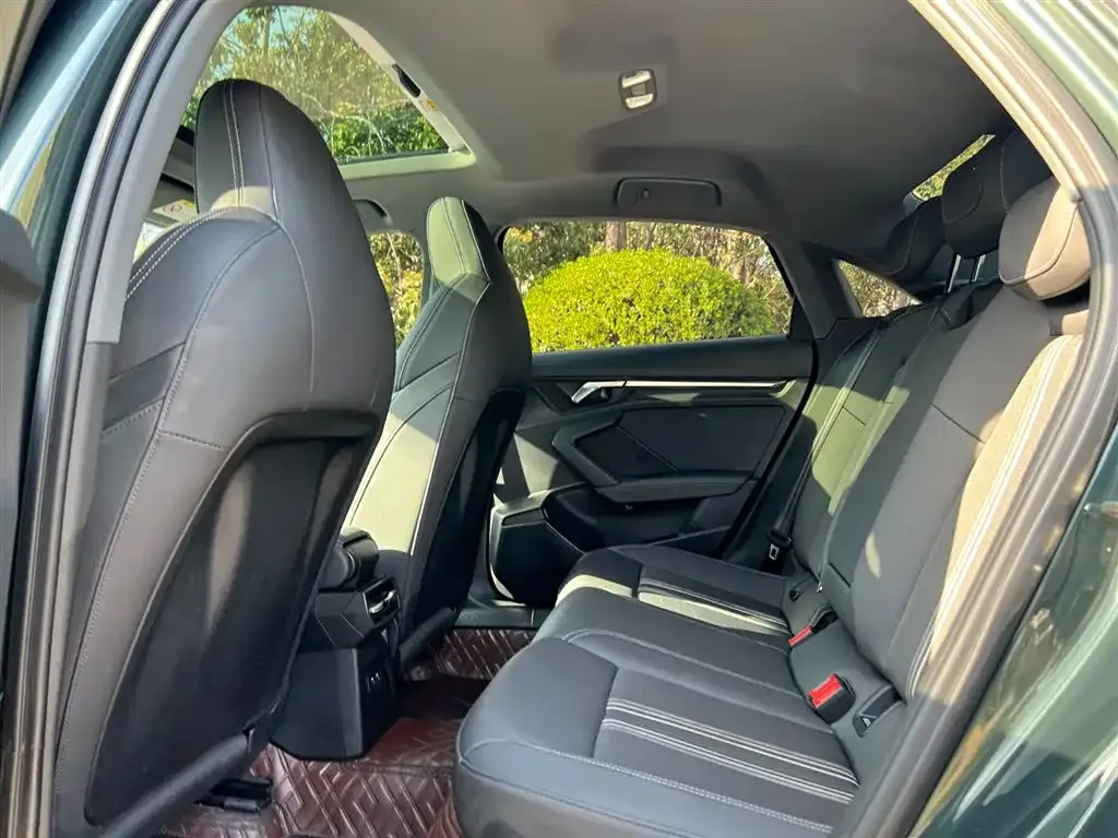 Audi A3 2023 из CN, фото 8