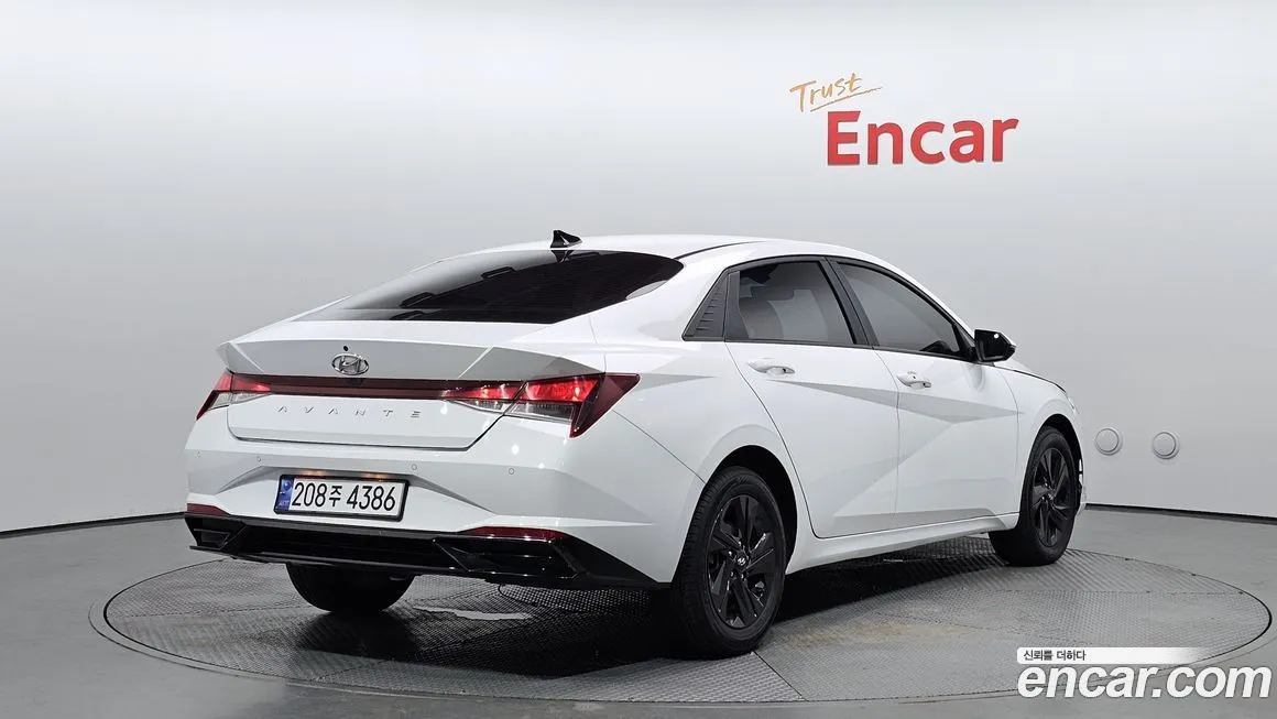 Hyundai AVANTE — фото 2