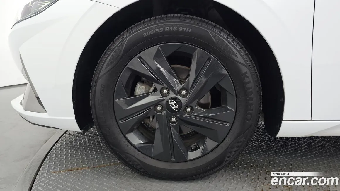 Hyundai AVANTE — фото 5