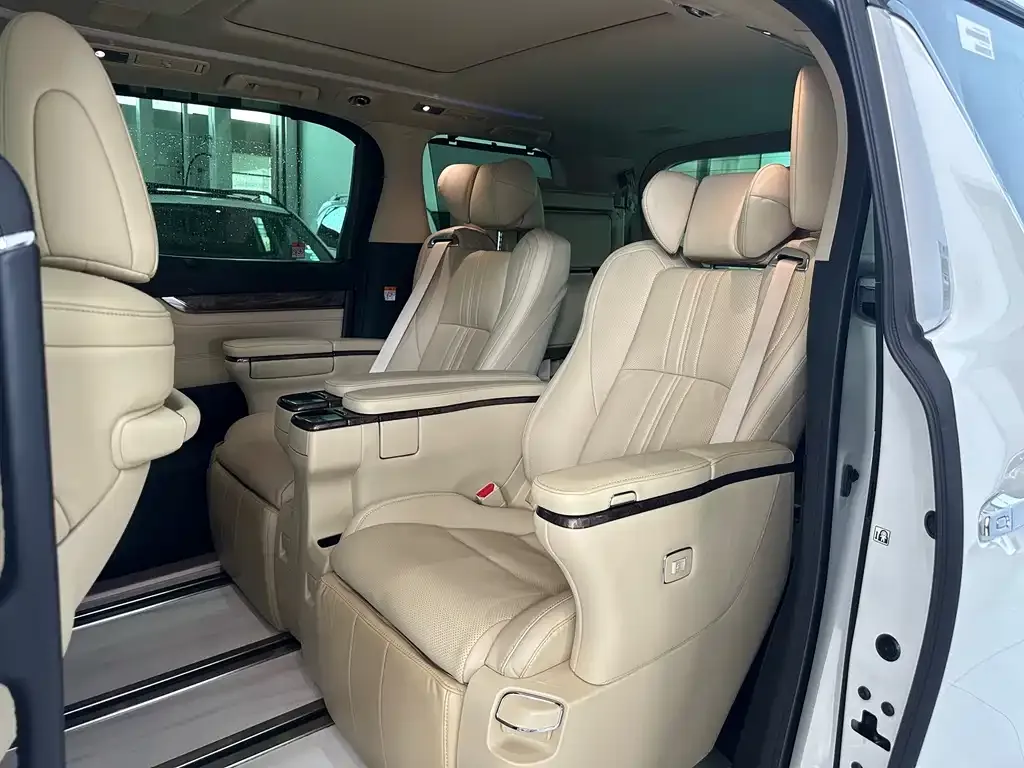 Toyota Alphard 2022 из CN, фото 9