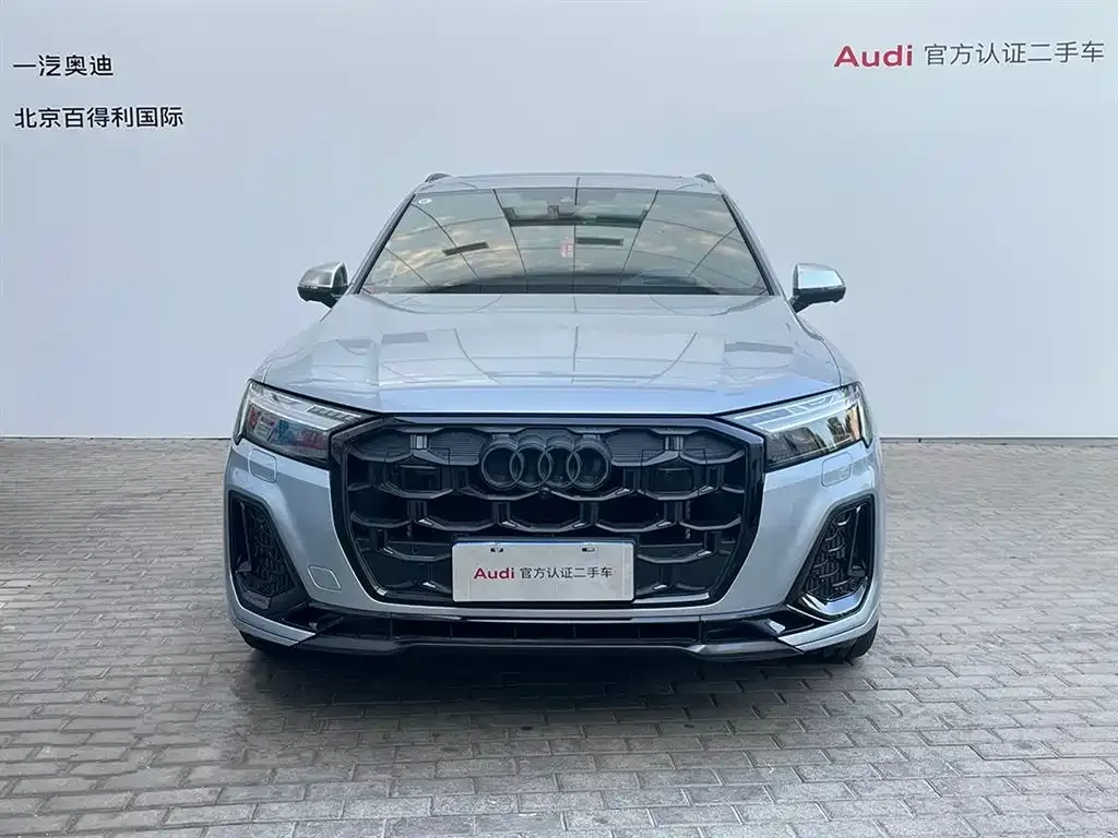 Audi SQ7 2024 из CN, фото 2