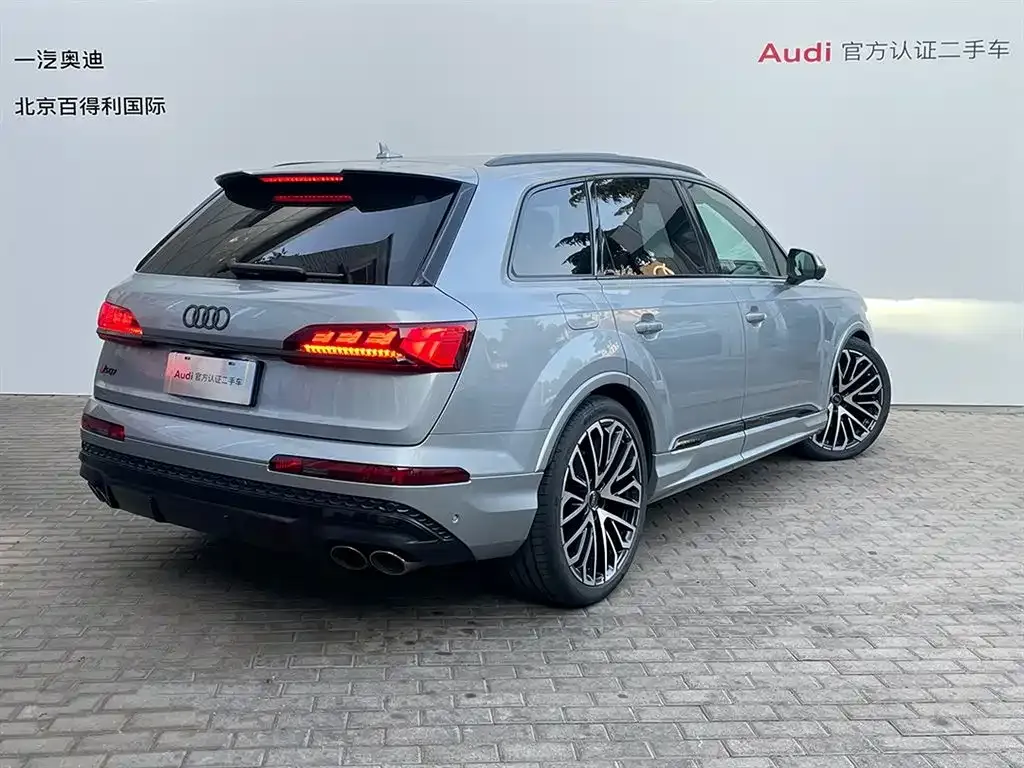 Audi SQ7 2024 из CN, фото 4