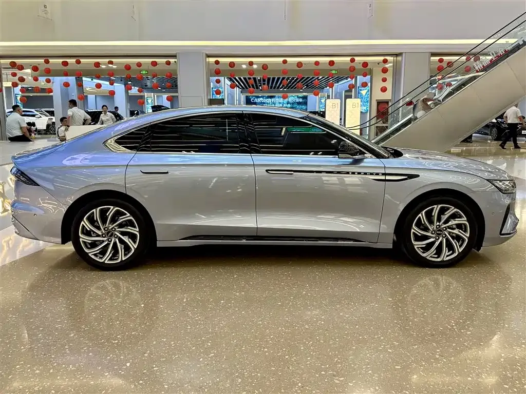 Lincoln Z 2024 из CN, фото 4
