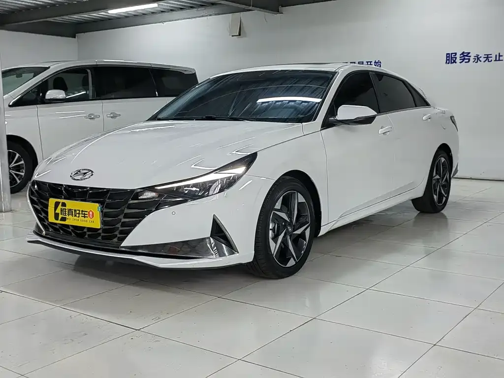 Hyundai Elantra 2023 из CN, фото 1