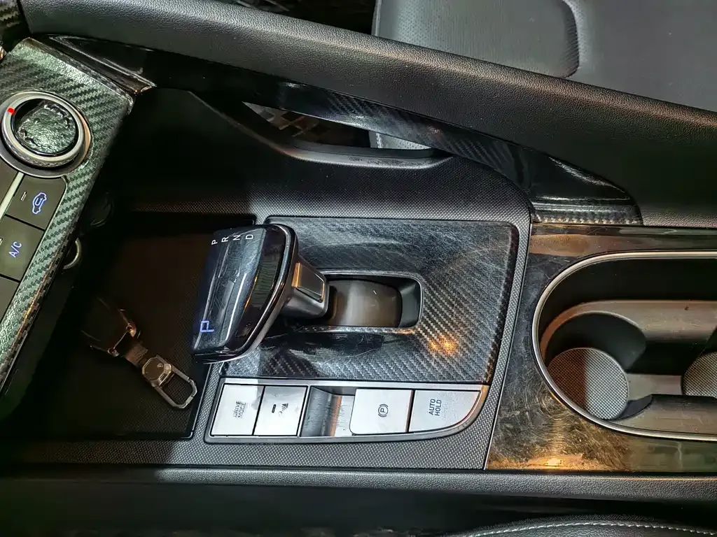 Hyundai Elantra 2023 из CN, фото 10