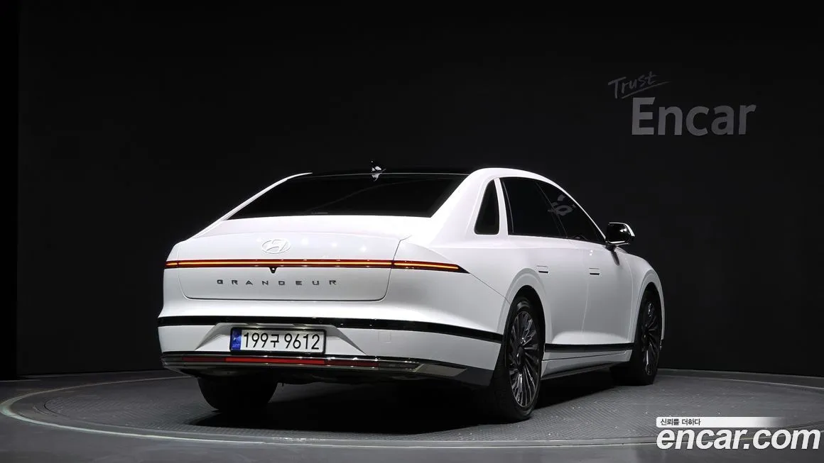 Hyundai Grandeur 2023 из KR, фото 2