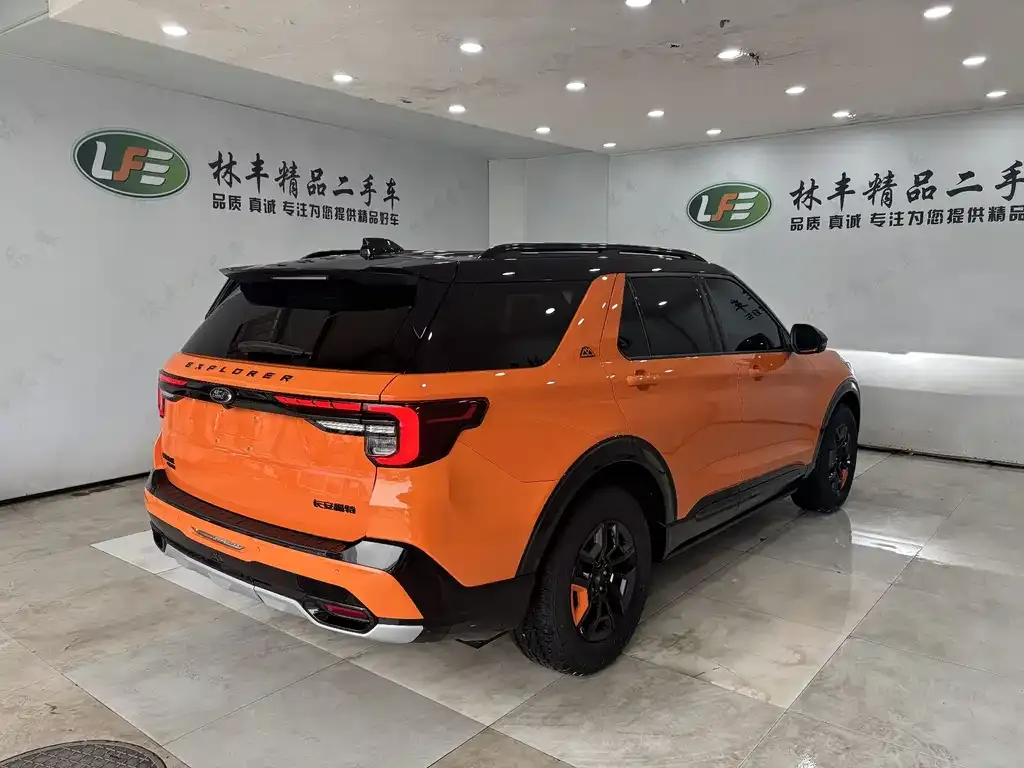 Ford Explorer 2024 из CN, фото 6