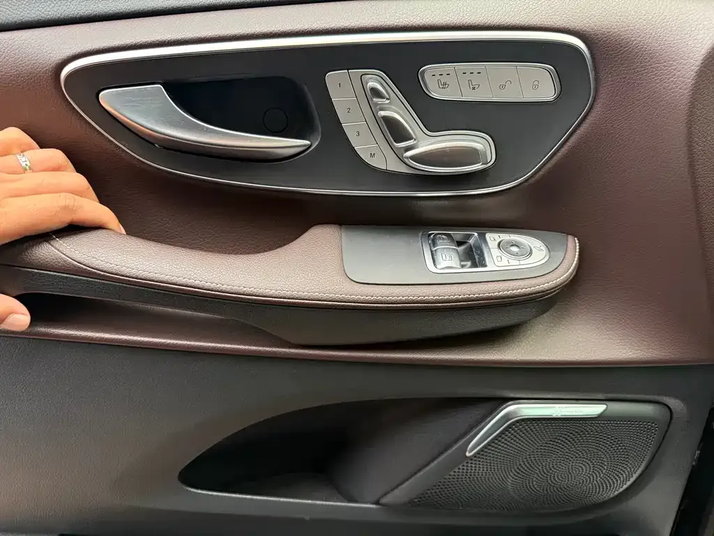 Mercedes-Benz V-Class 2023 из CN, фото 10