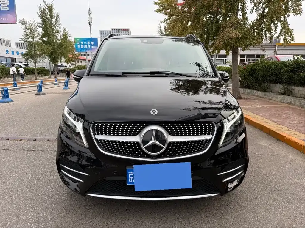 Mercedes-Benz V-Class 2023 из CN, фото 2