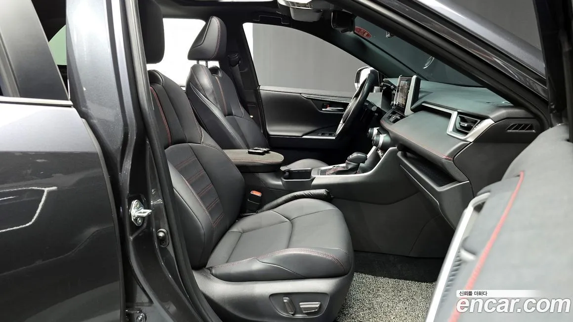 Toyota RAV4 2023 из KR, фото 10