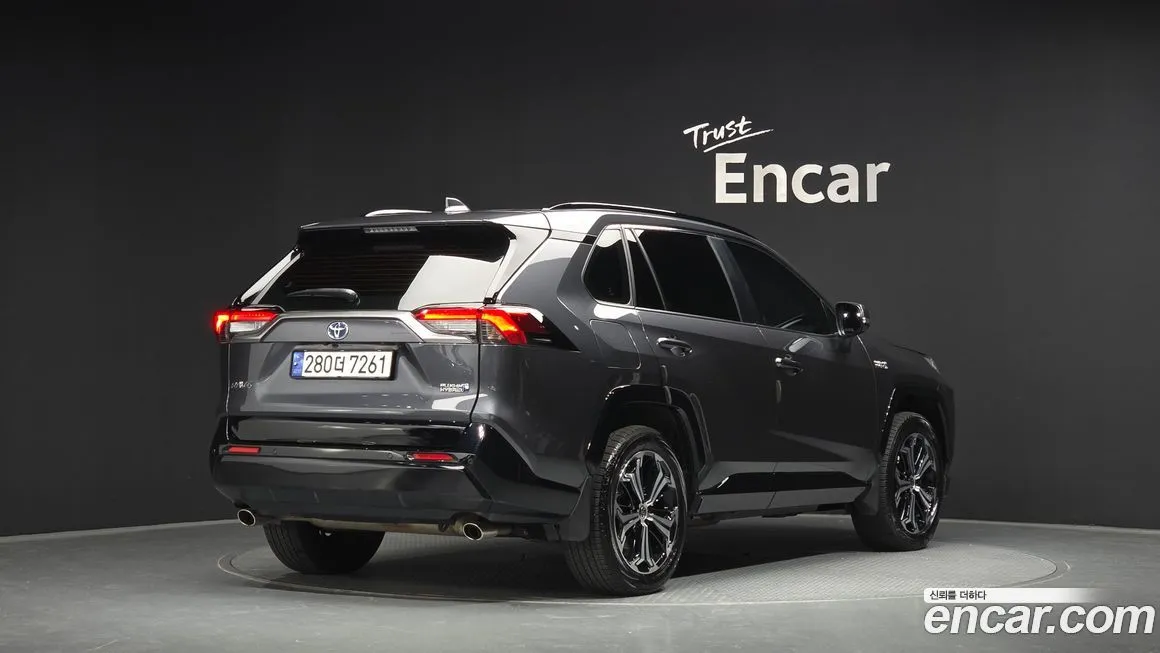 Toyota RAV4 2023 из KR, фото 2