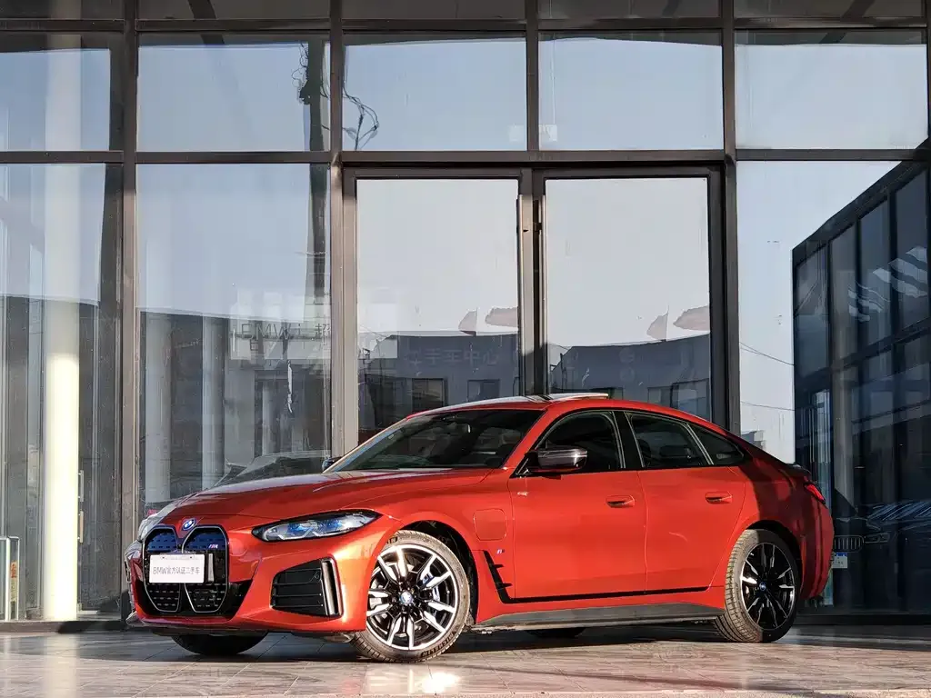 BMW i4 — фото 2