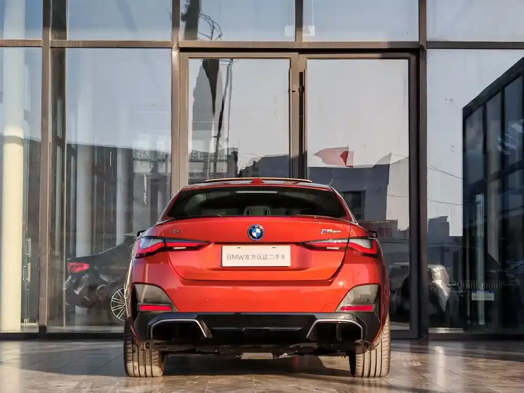 BMW i4 — фото 6