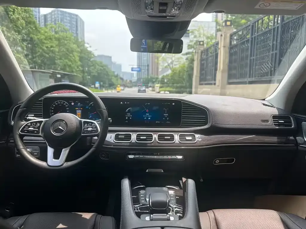 Mercedes-Benz GLS — фото 6