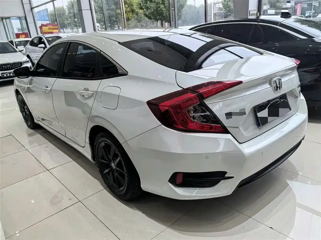 Honda Civic — фото 4