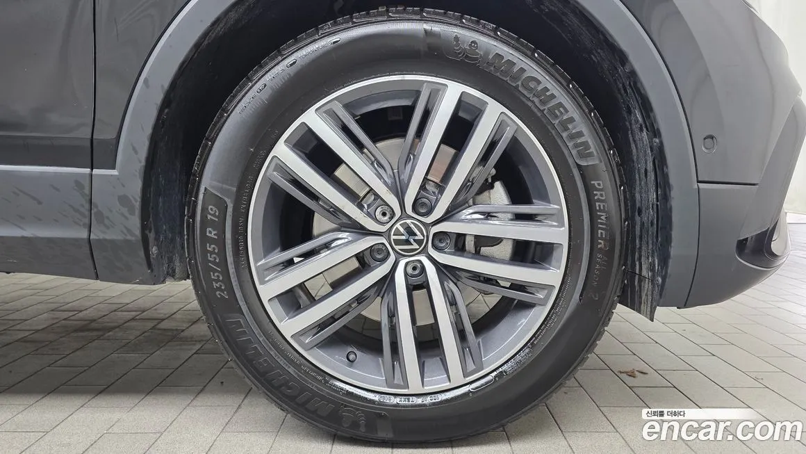 Volkswagen Tiguan — фото 5
