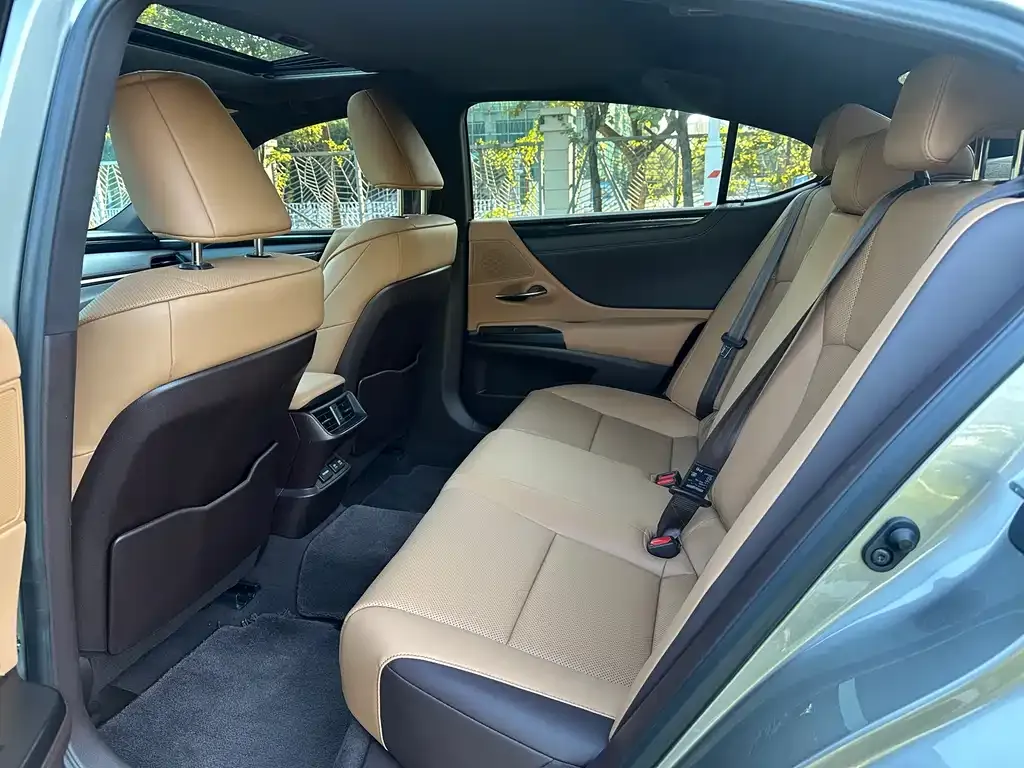 Lexus ES 2021 из CN, фото 8