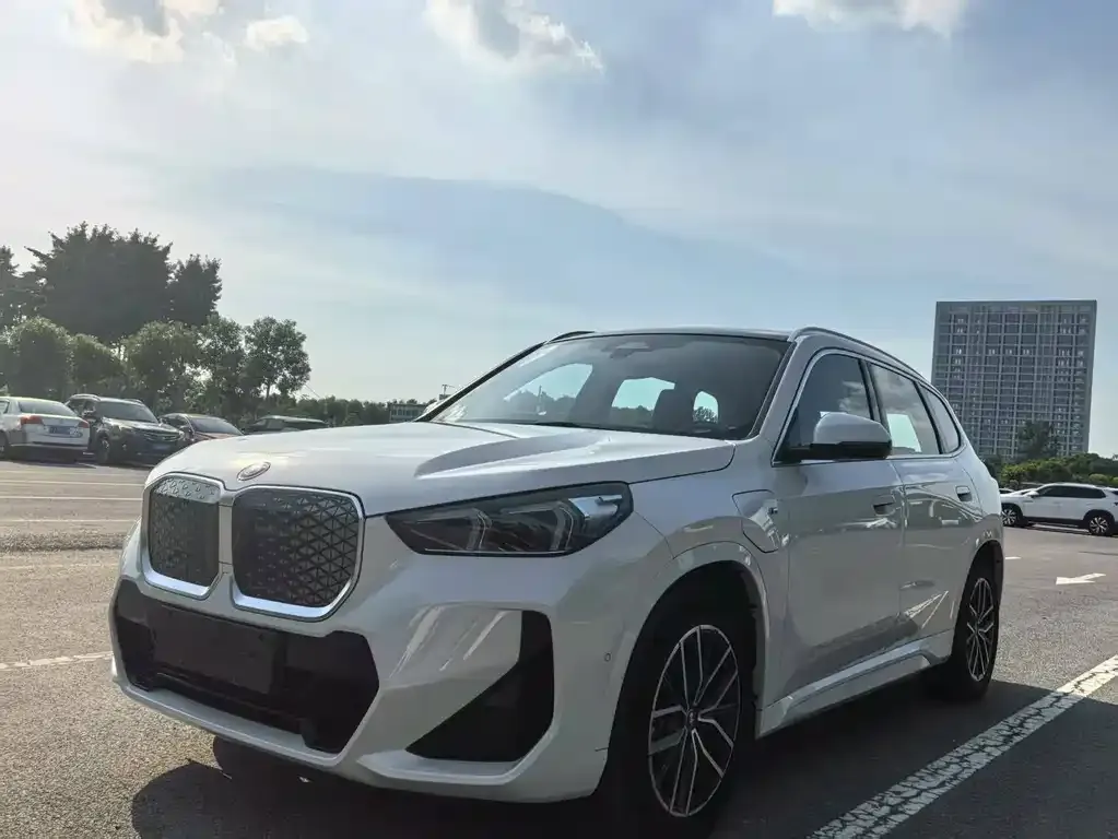 BMW iX1 2024 из CN, фото 1