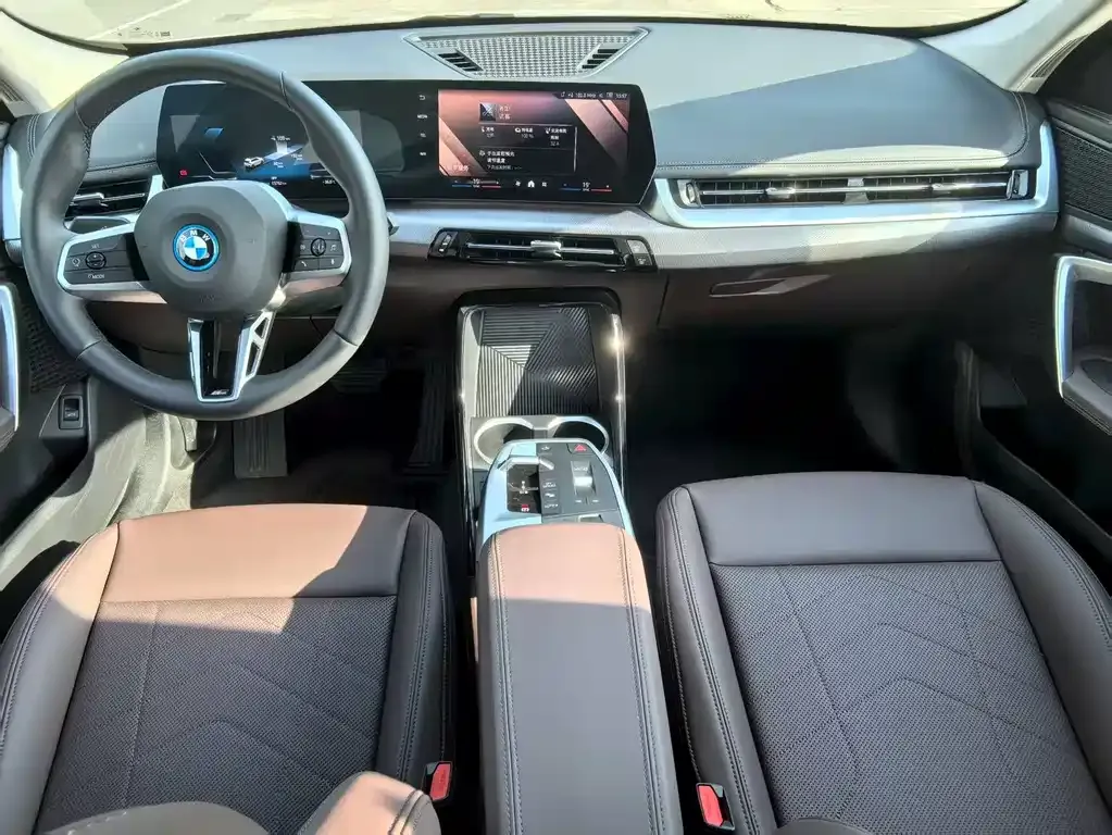 BMW iX1 2024 из CN, фото 10