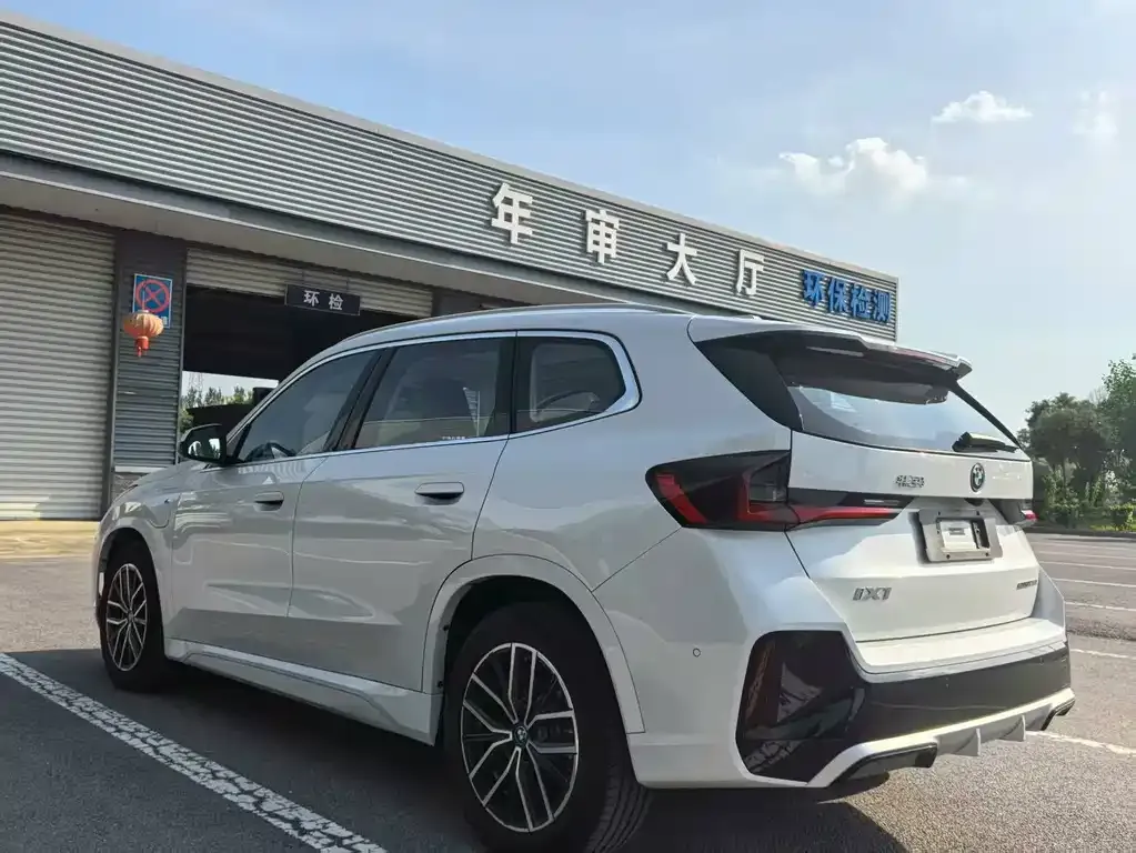 BMW iX1 2024 из CN, фото 6