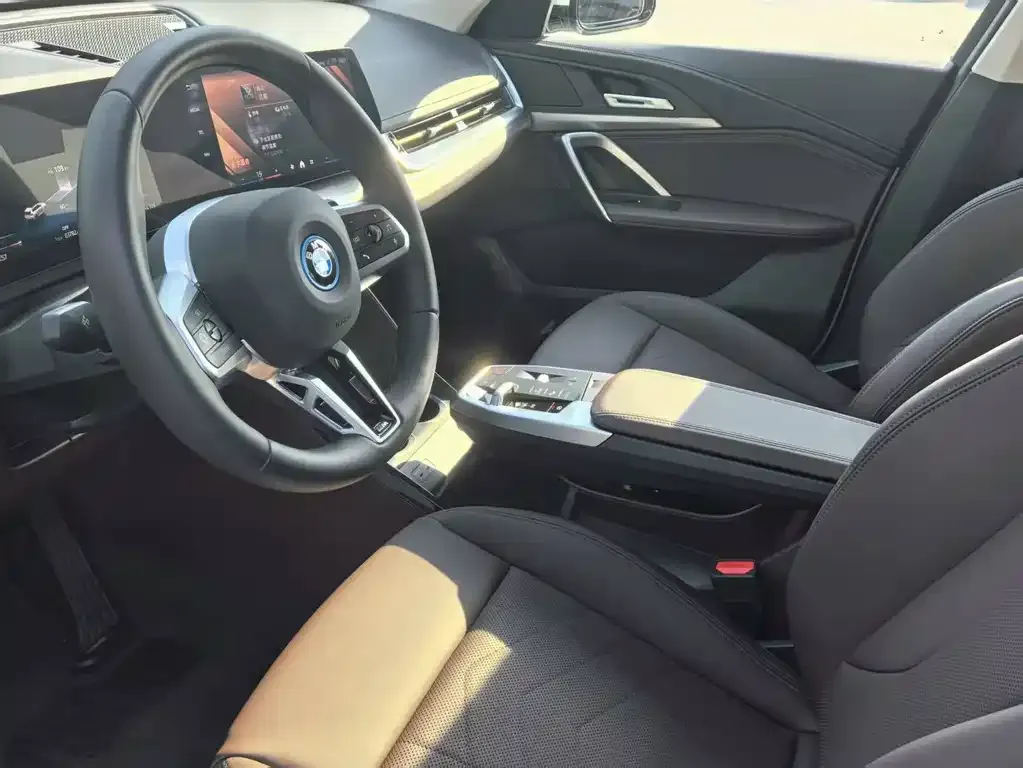 BMW iX1 2024 из CN, фото 7