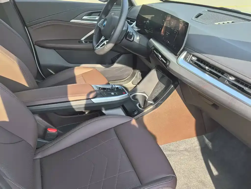 BMW iX1 2024 из CN, фото 9
