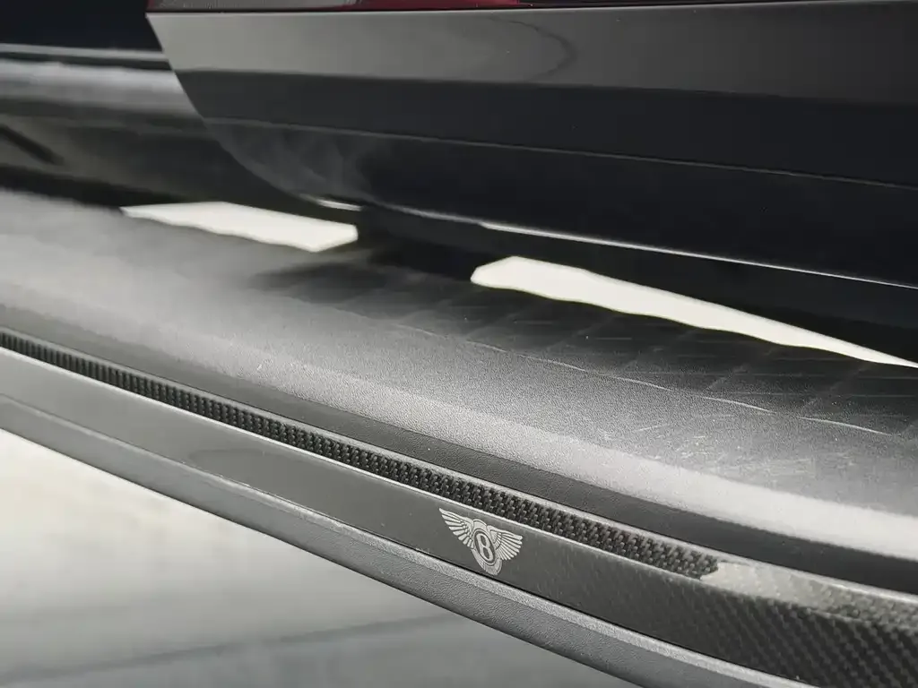 Bentley Bentayga 2021 из CN, фото 10