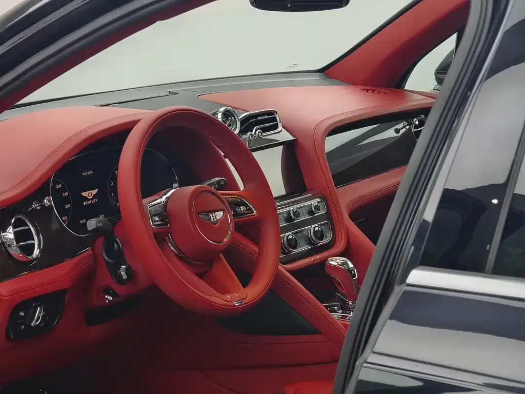 Bentley Bentayga 2021 из CN, фото 6