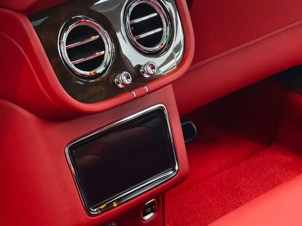 Bentley Bentayga 2021 из CN, фото 9