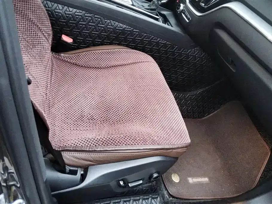 Volvo XC60 2021 из CN, фото 8
