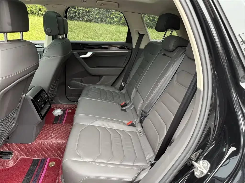 Volkswagen Touareg 2023 из CN, фото 10