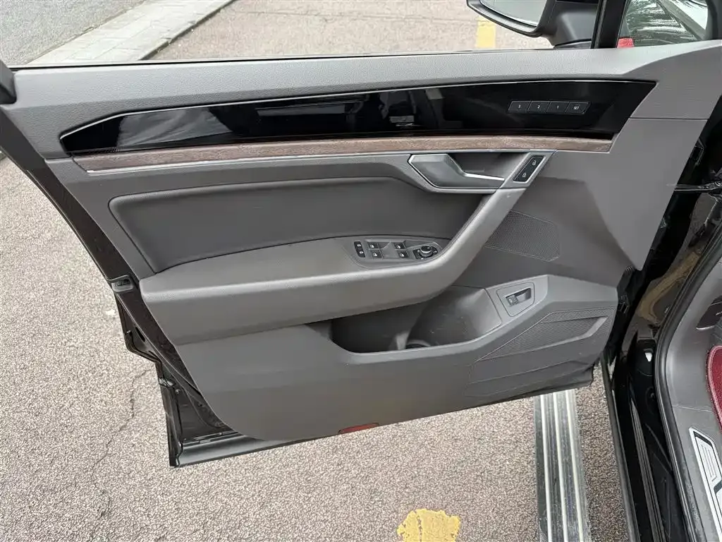 Volkswagen Touareg 2023 из CN, фото 6