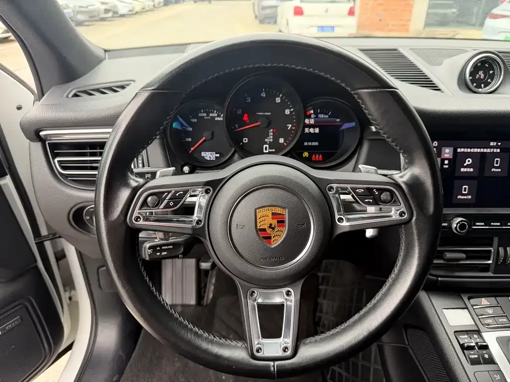 Porsche Macan — фото 6