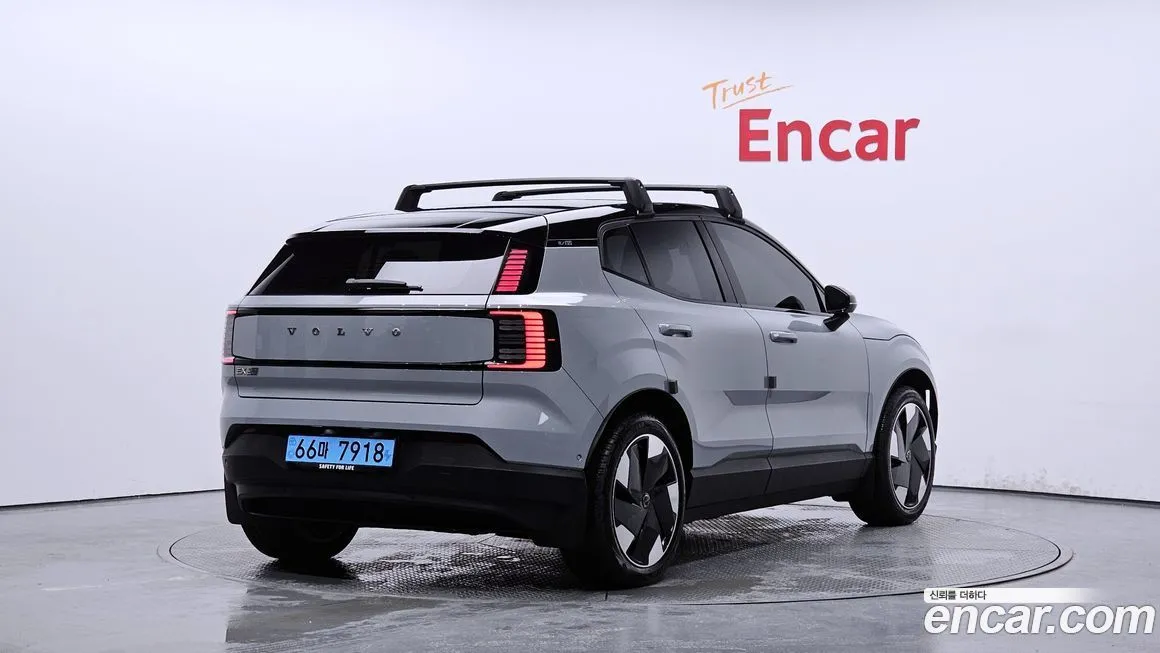 Volvo EX30 2025 из KR, фото 2